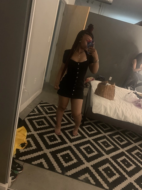 NiyaBenz OnlyFans Picture