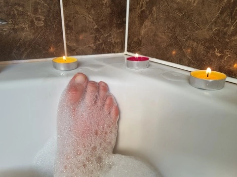 Kelly's Feet (14 day free trial) OnlyFans Picture