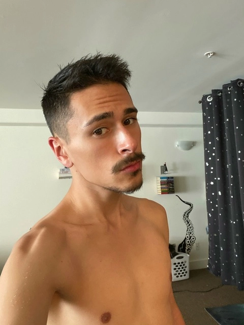 Aris Aldo OnlyFans Picture