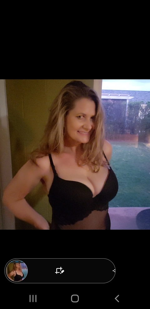 Stacy's Mom OnlyFans Picture