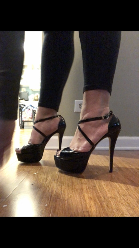 High Heeled Hottie OnlyFans Picture