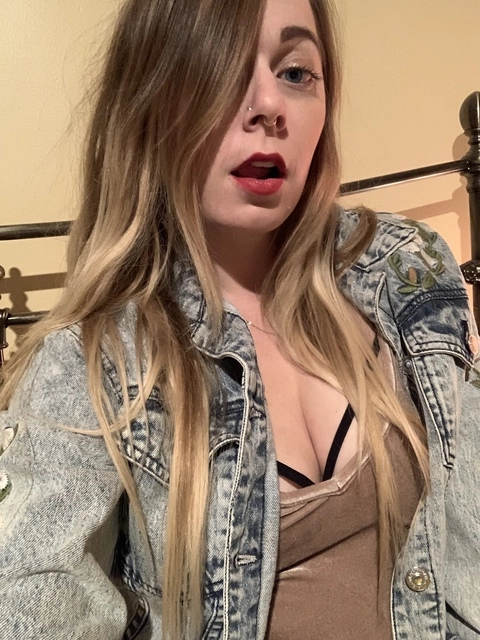 Lily Elskan OnlyFans Picture
