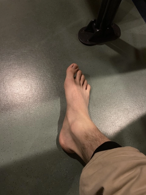 Scandinavian Footboy OnlyFans Picture