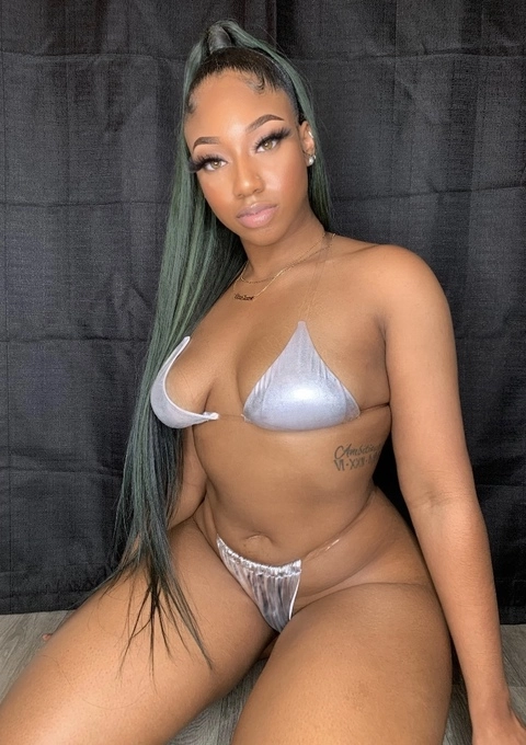 HazelAcire OnlyFans Picture