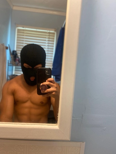 ShortMaskedKing OnlyFans Picture