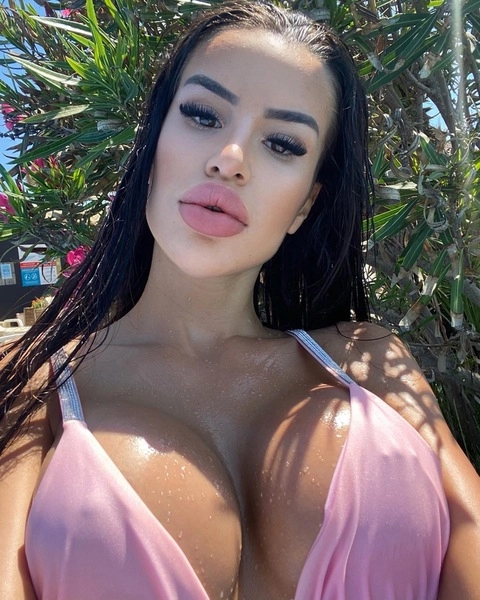 Ivon OnlyFans Picture