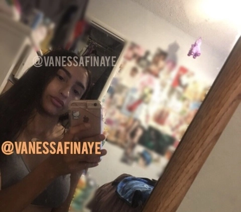 VanessaFinaye OnlyFans Picture