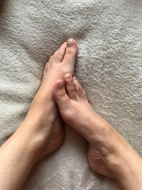 Lou’s Feet