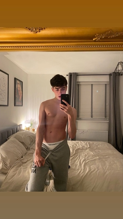 ollie ? OnlyFans Picture