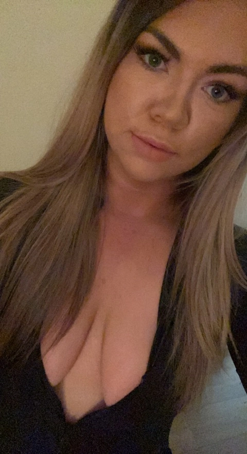 ? Sweet Holly Rose ? OnlyFans Picture