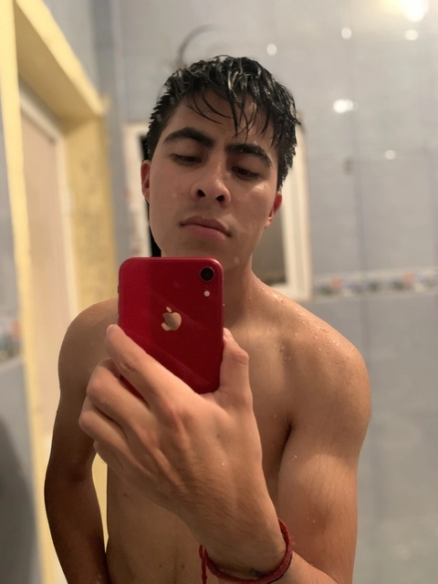 Luis Flores OnlyFans Picture