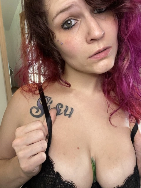 StaceyTheeeInsatiable OnlyFans Picture