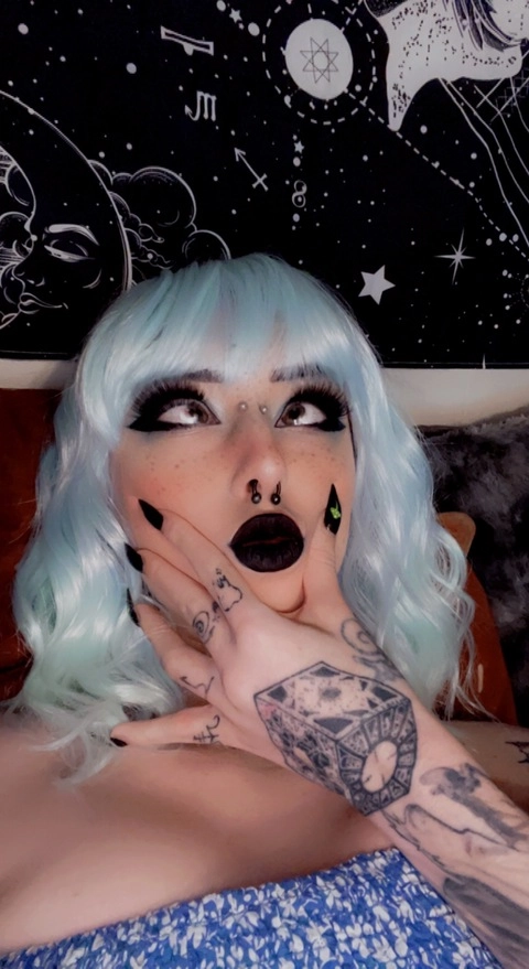 Step Sis Lilli | big tiddy goth gf OnlyFans Picture