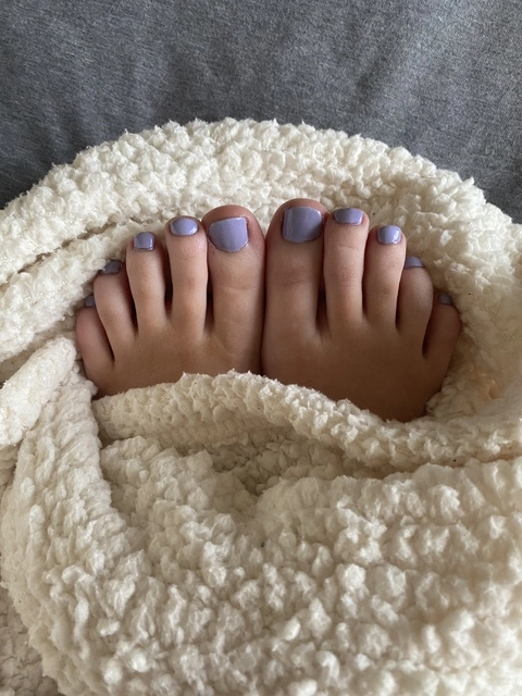 teeny tootsies ♡ OnlyFans Picture