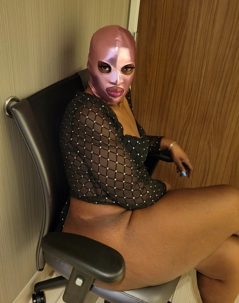 Masked Slutwife