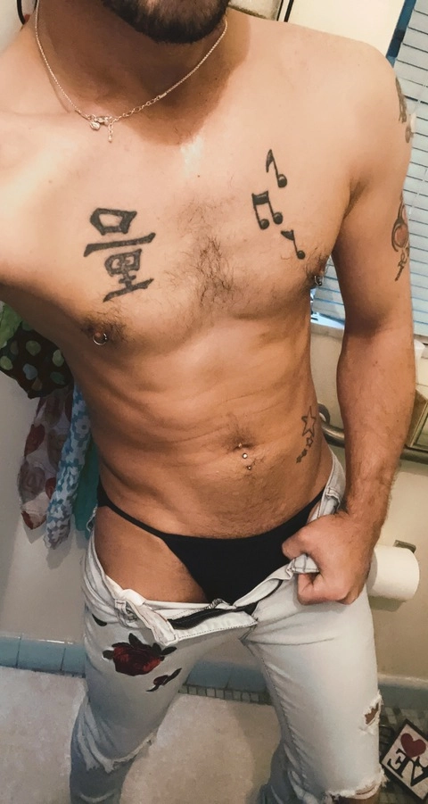 Ramirez Ezrayes OnlyFans Picture