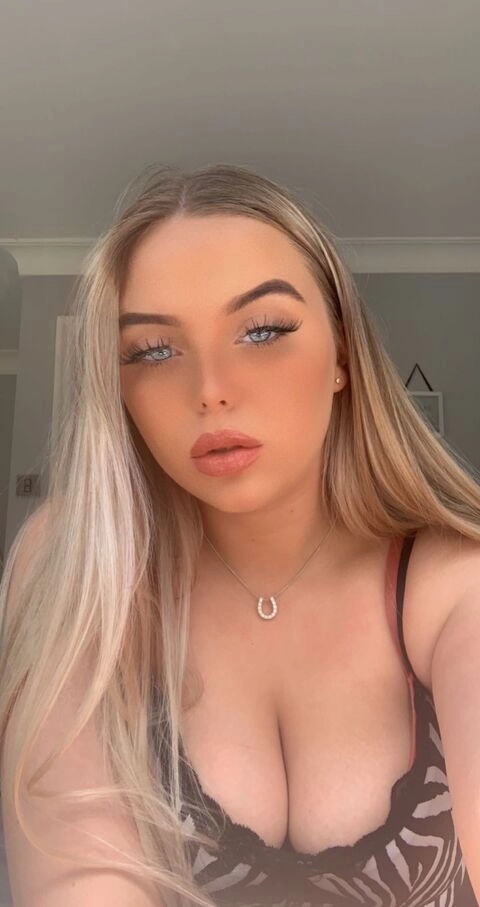 Izzy OnlyFans Picture