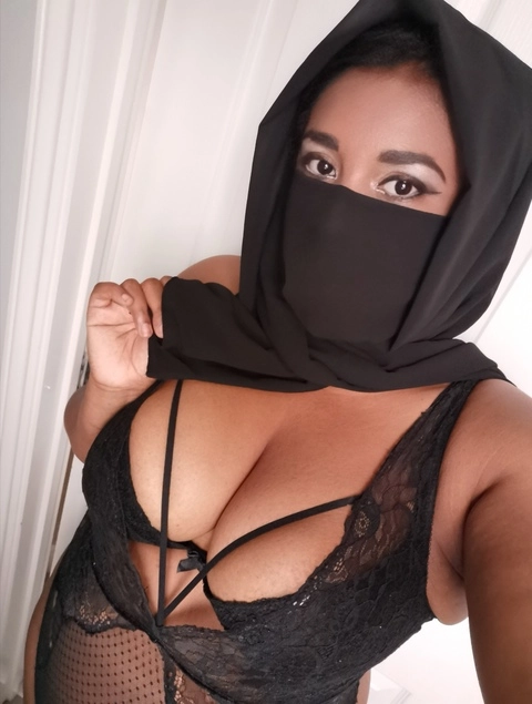 Jasmine Javadi FREE OnlyFans Picture