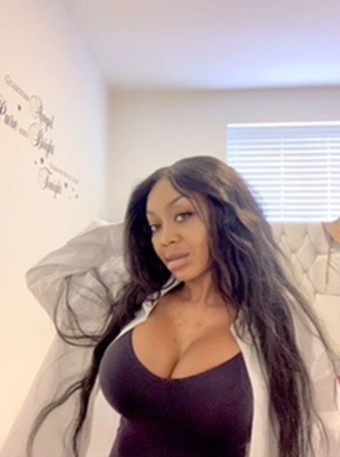 GorgeousPearlLexis OnlyFans Picture