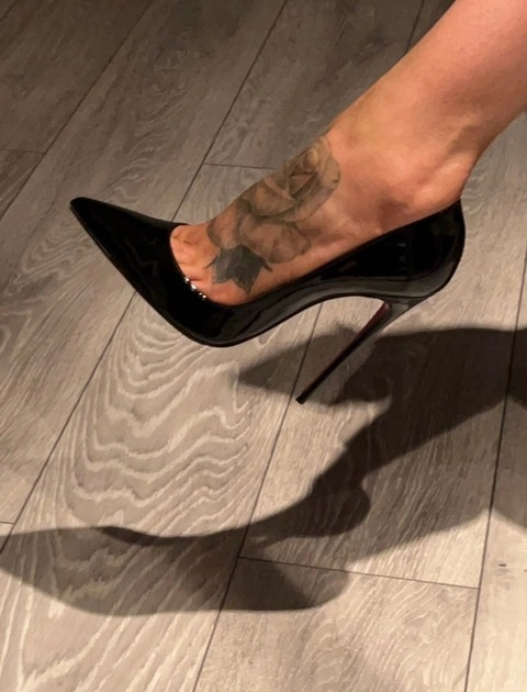 💋 Miss Stilett-hoe 👠🦶🏻🍑