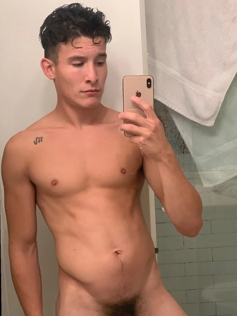 Leon Reyes OnlyFans Picture