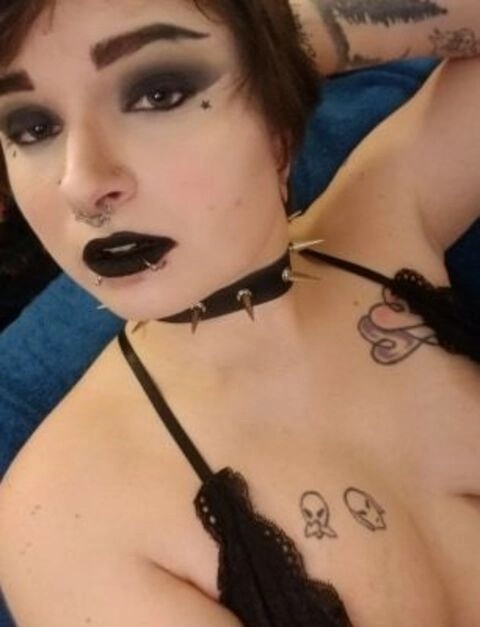 Horror Hoe OnlyFans Picture