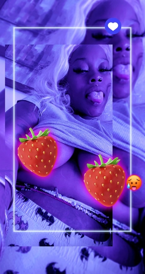 ?Skrrawberry Peachess? OnlyFans Picture