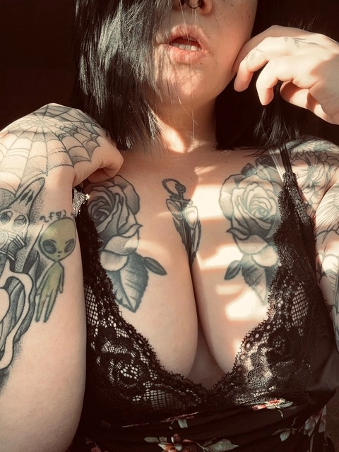 TattedPeach OnlyFans Picture