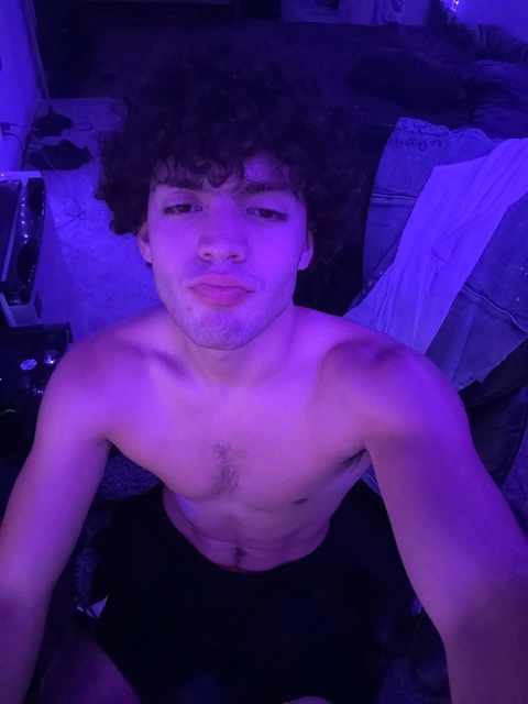 CurlyheadCarlos OnlyFans Picture