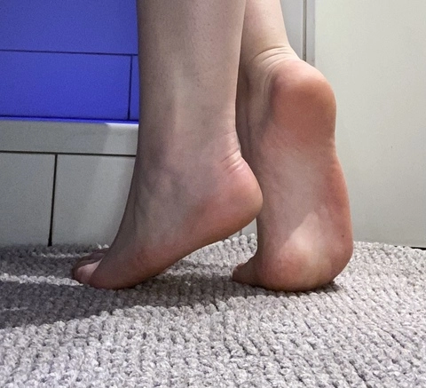 YinneFeet OnlyFans Picture