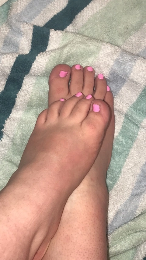 Barefoot Queen OnlyFans Picture