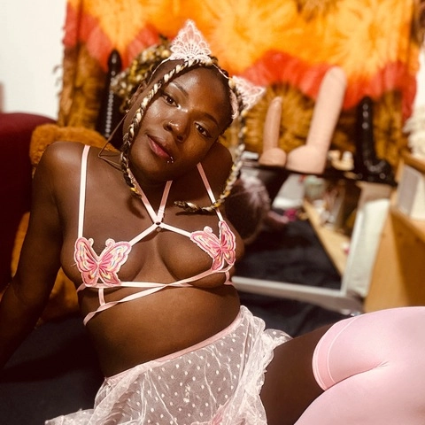 DearSyana OnlyFans Picture