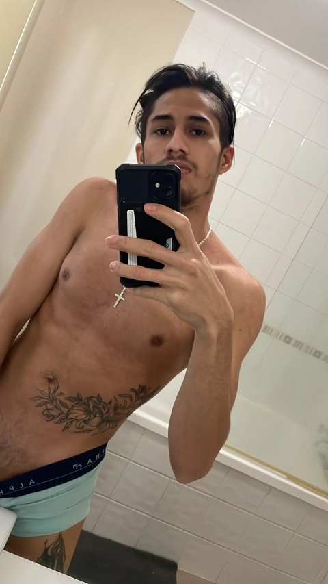 Cesarv OnlyFans Picture