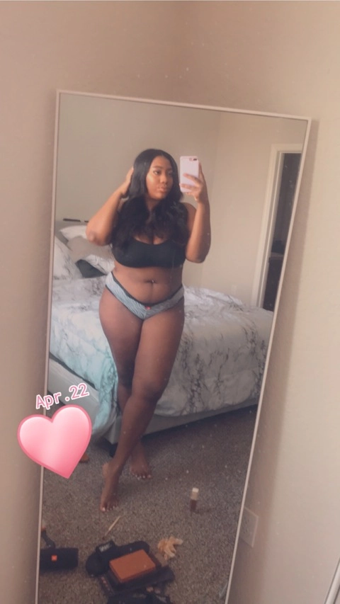 XXXdrea OnlyFans Picture