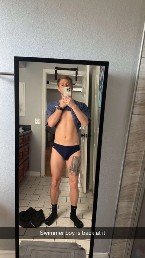 Leon OnlyFans Picture