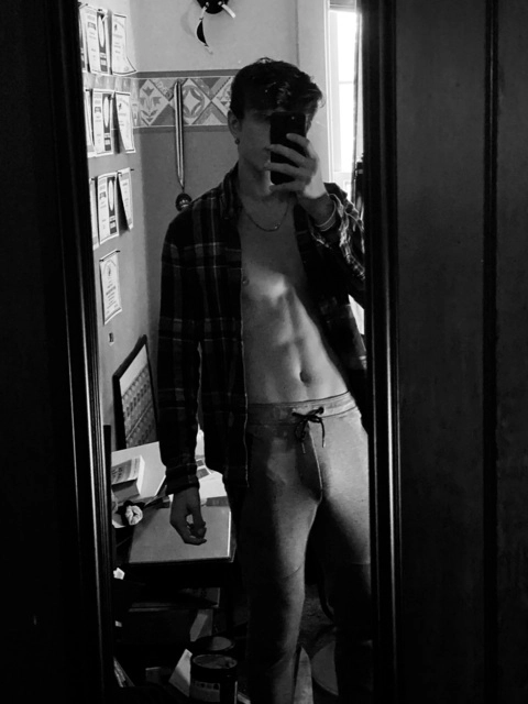 Isaac OnlyFans Picture