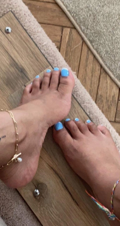 🦶🏼 Trio Of Toes 🦶🏾