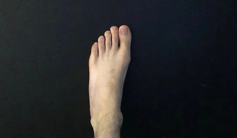 Alexzs feet