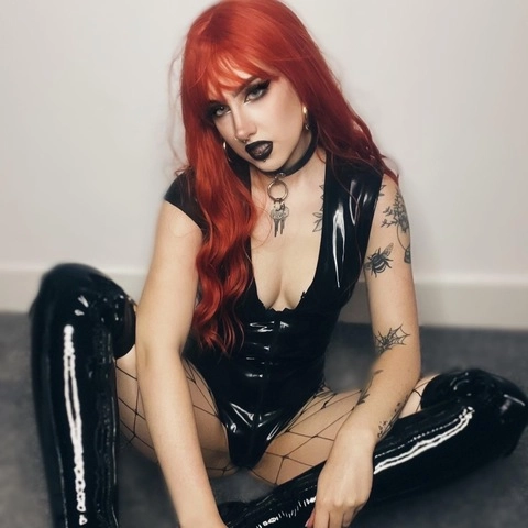 IVY FOX 🦊 OnlyFans Picture