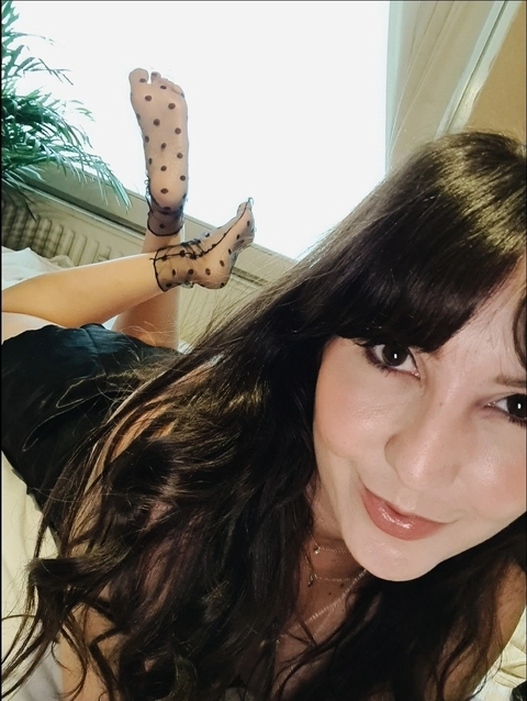 xoxoflowerfeet OnlyFans Picture