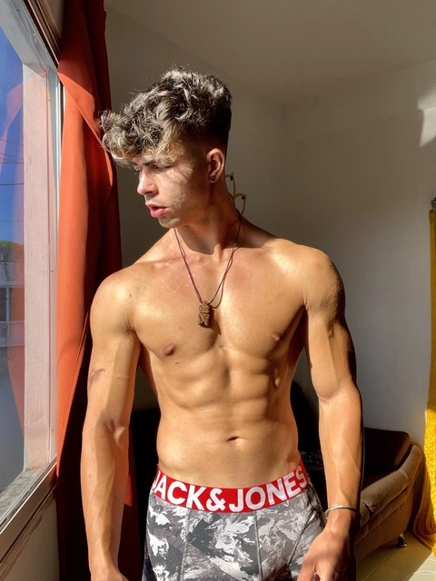 Robert eduard OnlyFans Picture