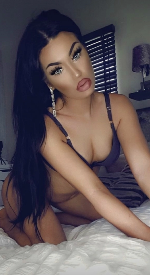 Kinky khloe naughty pleasures page 🤫 OnlyFans Picture