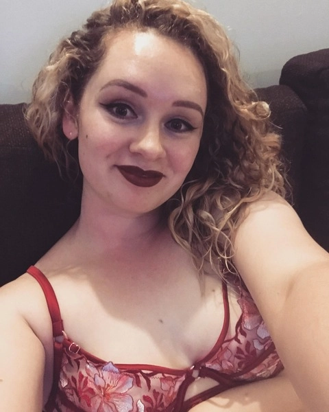 Poppy Mae OnlyFans Picture