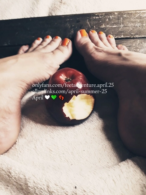 April Summer FEET Fetish 👣💚♥️