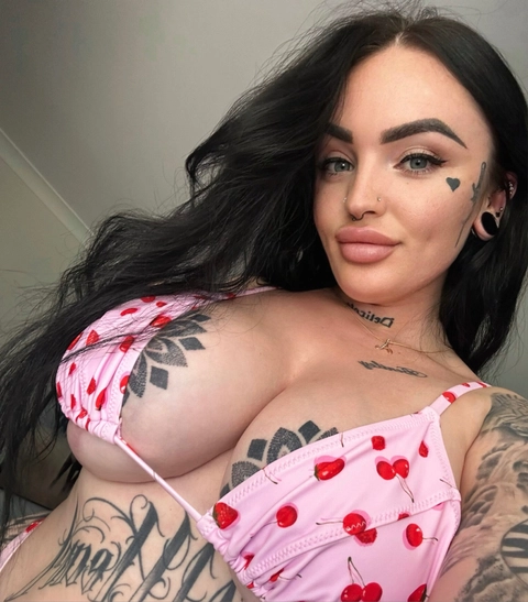 Tattooed brat ? OnlyFans Picture