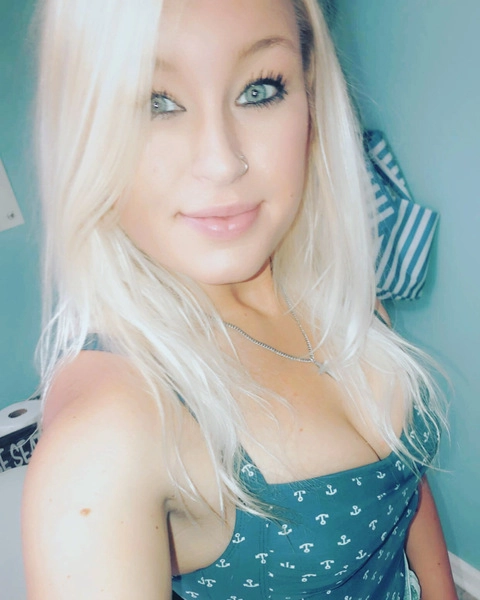 Little Rose OnlyFans Picture