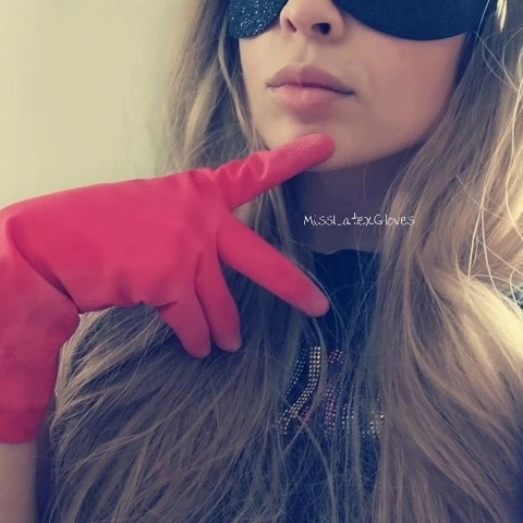 Miss Latex GLoves OnlyFans Picture