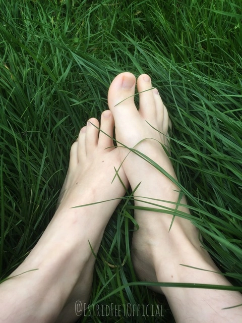 E S T R I D - Natural Nordic Feet Nymph