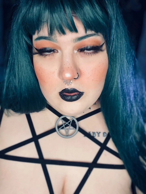 𝕬𝖗𝖊𝖔𝖑𝖆 𝕲𝖗𝖆𝖓𝖉𝖊 🖤