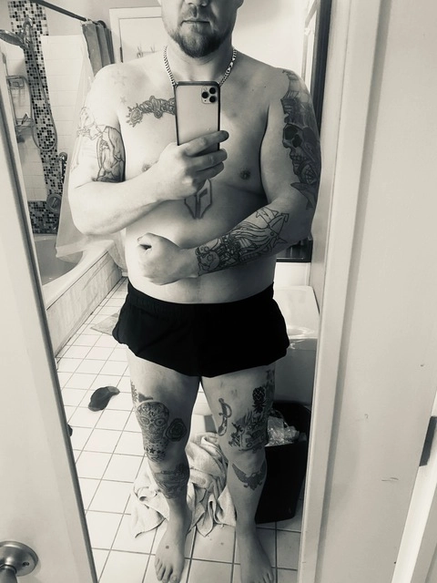 Tatted up Dad OnlyFans Picture